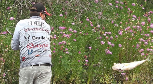 Greg-Hackney-boat-flip-Texoma-bassblaster-bass-fishing-160614